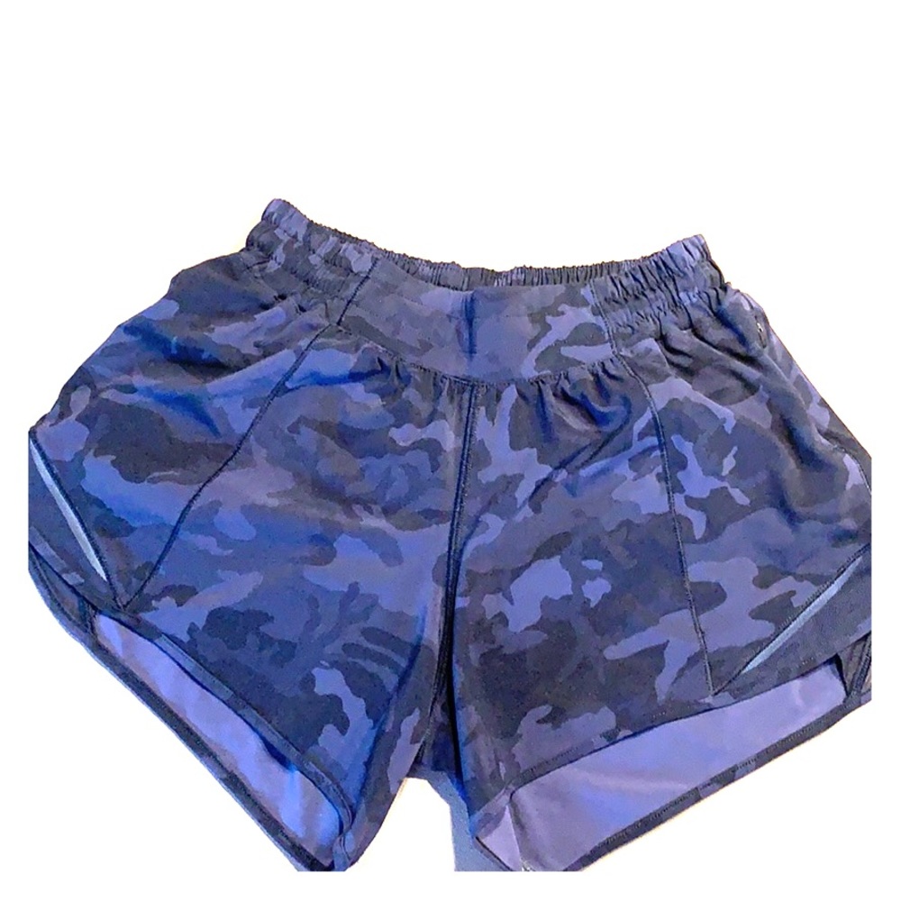 Lululemon camo hotty hot shorts sz 4 tall